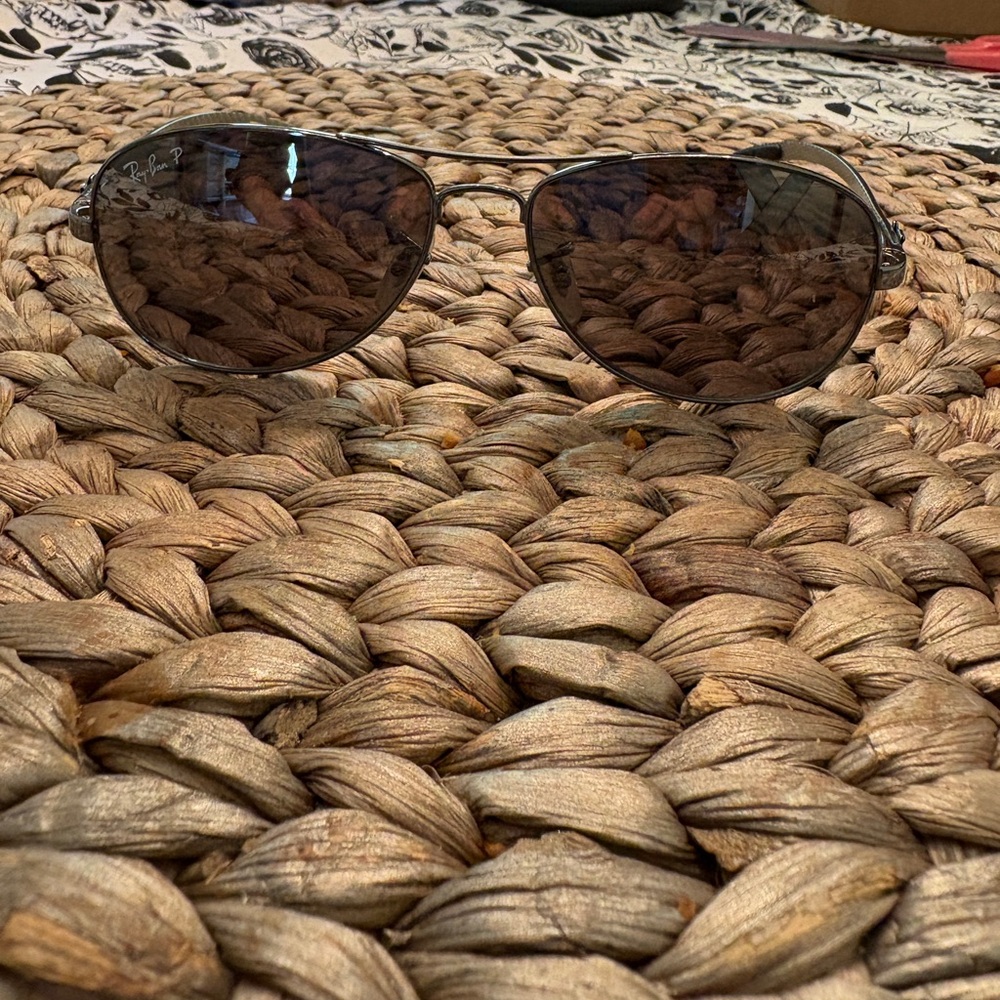 Women’s Ray-Ban Sunglasses in Muted Silver